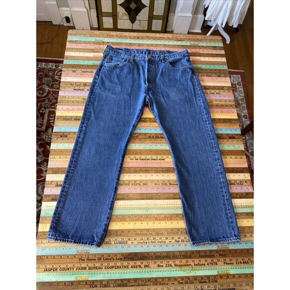 LEVIS Mens 501 Denim 38 X 30 Button Fly Jean Med Wash Classic Relaxed Levi's - Picture 1 of 14